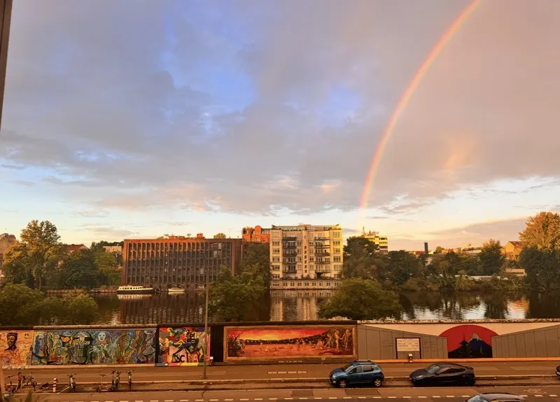 2-Zimmer Traumwohnung mit Spreeblick direkt an der Eastside Mall
